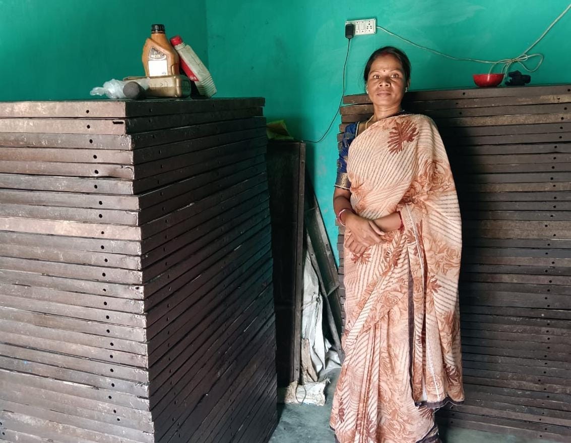 Phoolkali’s fortunes brightened with the centering plate business, Bihan made her a symbol of self-reliance