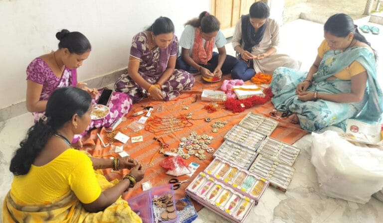 A unique initiative for environmental protection: Bihan Didi’s seed rakhi will spread greenery in Sarangarh-Bilaigarh