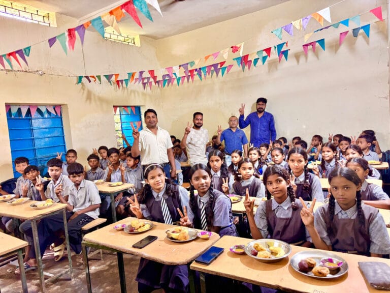 A unique initiative by Surajpur on Bagless Day, a confluence of nutrition, environment and participation in 500 schools