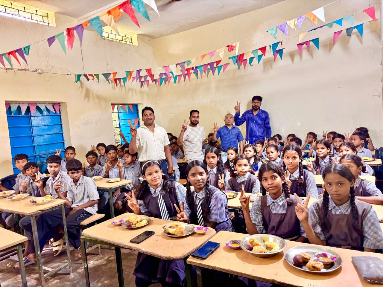 A unique initiative by Surajpur on Bagless Day, a confluence of nutrition, environment and participation in 500 schools