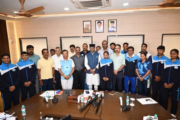 TT from the players who qualified for the Asian Games. Minister Sarang met at Nagar Stadium