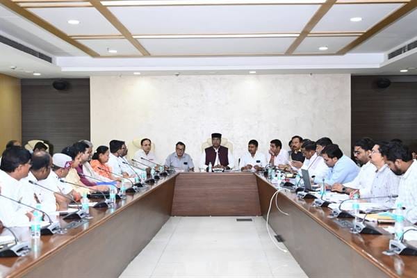 Minister Shri Sarang held a review meeting of development works of Narela Vidhan Sabha