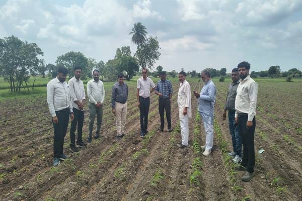 Under the guidance of Collector Shri Singh, natural farming in the district is encouraged