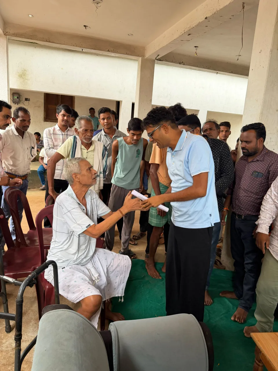 Finance Minister Shri OP Choudhary organised a public meeting in Aamapali and listened to the problems of the villagers.