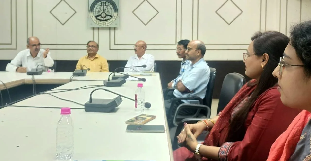 Education policy emphasizes global outlook and revival of extinct knowledge