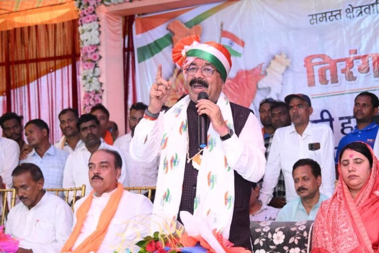 Deputy Chief Minister Shri Arun Sao paid tribute to freedom fighters, pledged to make India developed and self-reliant in Tiranga Yatra.