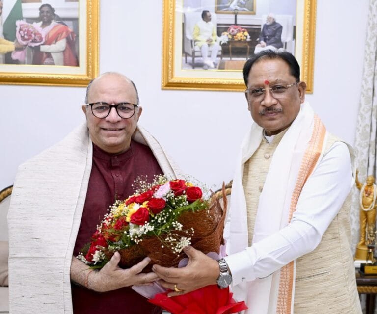 Producer-director Dr. Chandraprakash Dwivedi paid a courtesy call on Chief Minister Shri Vishnudev Sai.