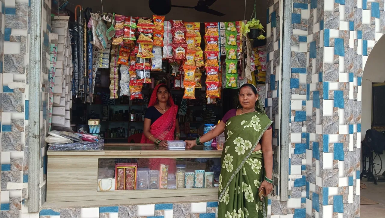 Women are getting the strength of self-reliance through Mahatari Vandan Yojana, makeup business gets a new boost
