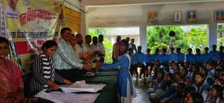 To make Chhattisgarh child marriage free, girl students were made aware about safety and rights.