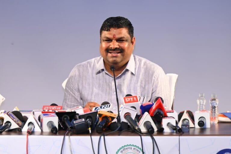  Press conference of Minister Shri Gajendra Yadav
