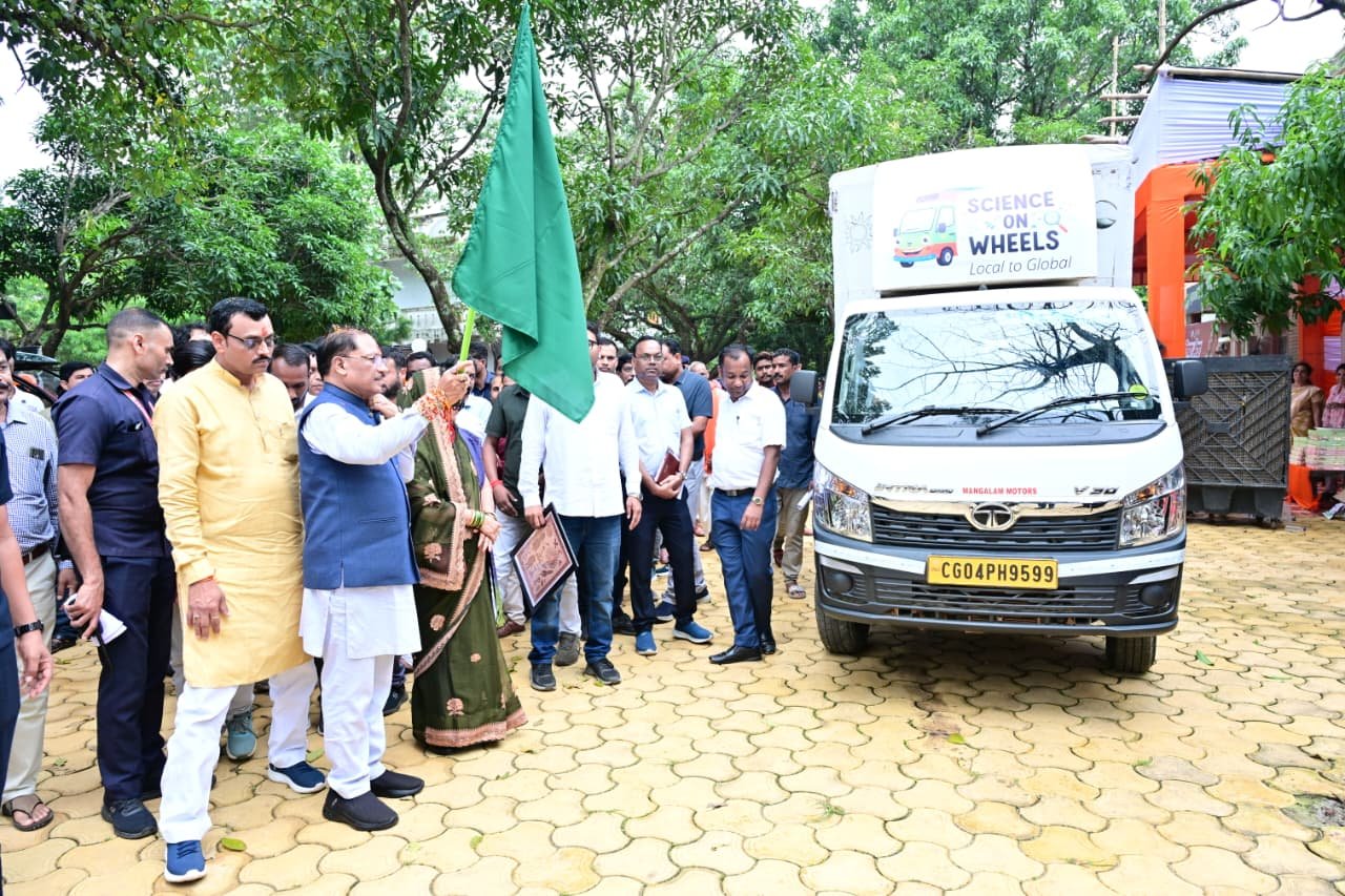  Chief Minister flags off ‘Science on Wheels’; mobile science lab to reach schools
