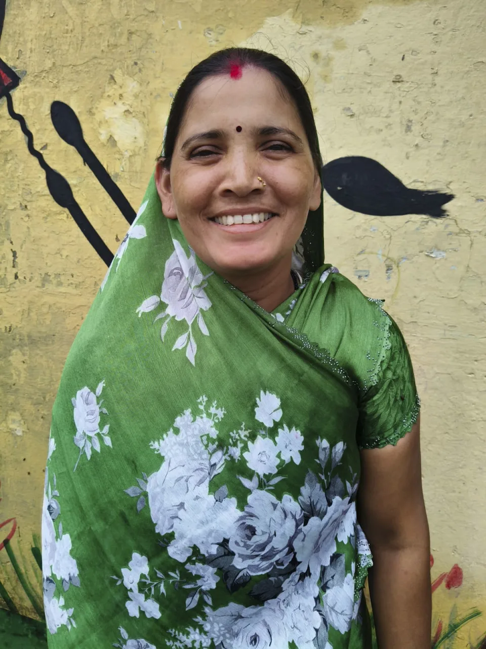 Support from mother worship, sewing machine showed the path to self-reliance