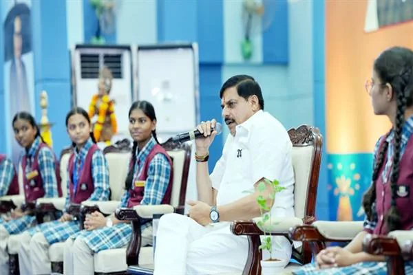 The future of India is visible on the face of the students: Chief Minister Dr. Yadav