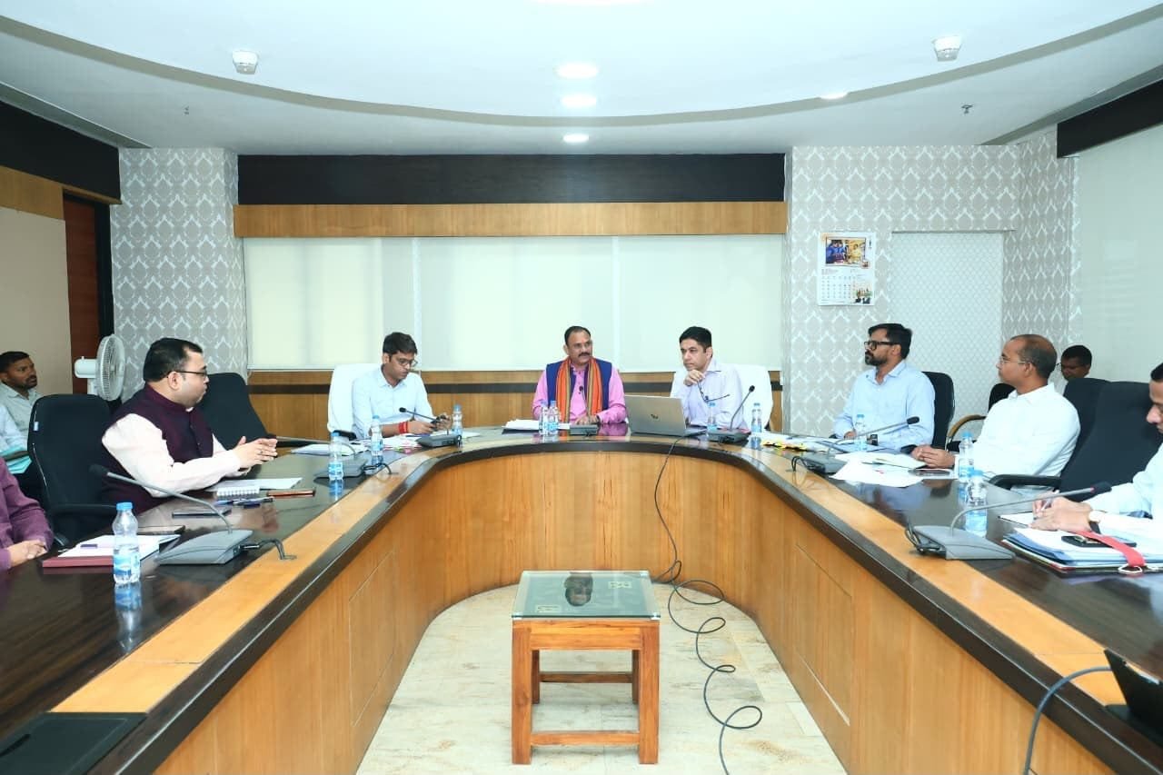 Health Minister Shri Shyam Bihari Jaiswal Reviews Departmental Operations