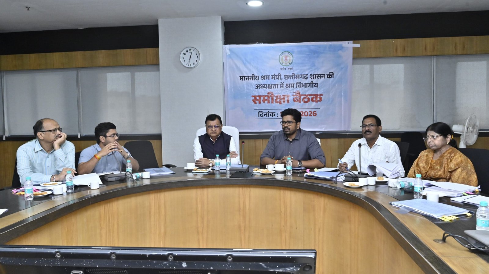 Ensure worker families receive benefits of various government schemes: Labour Minister Shri Lakhan Lal Dewangan