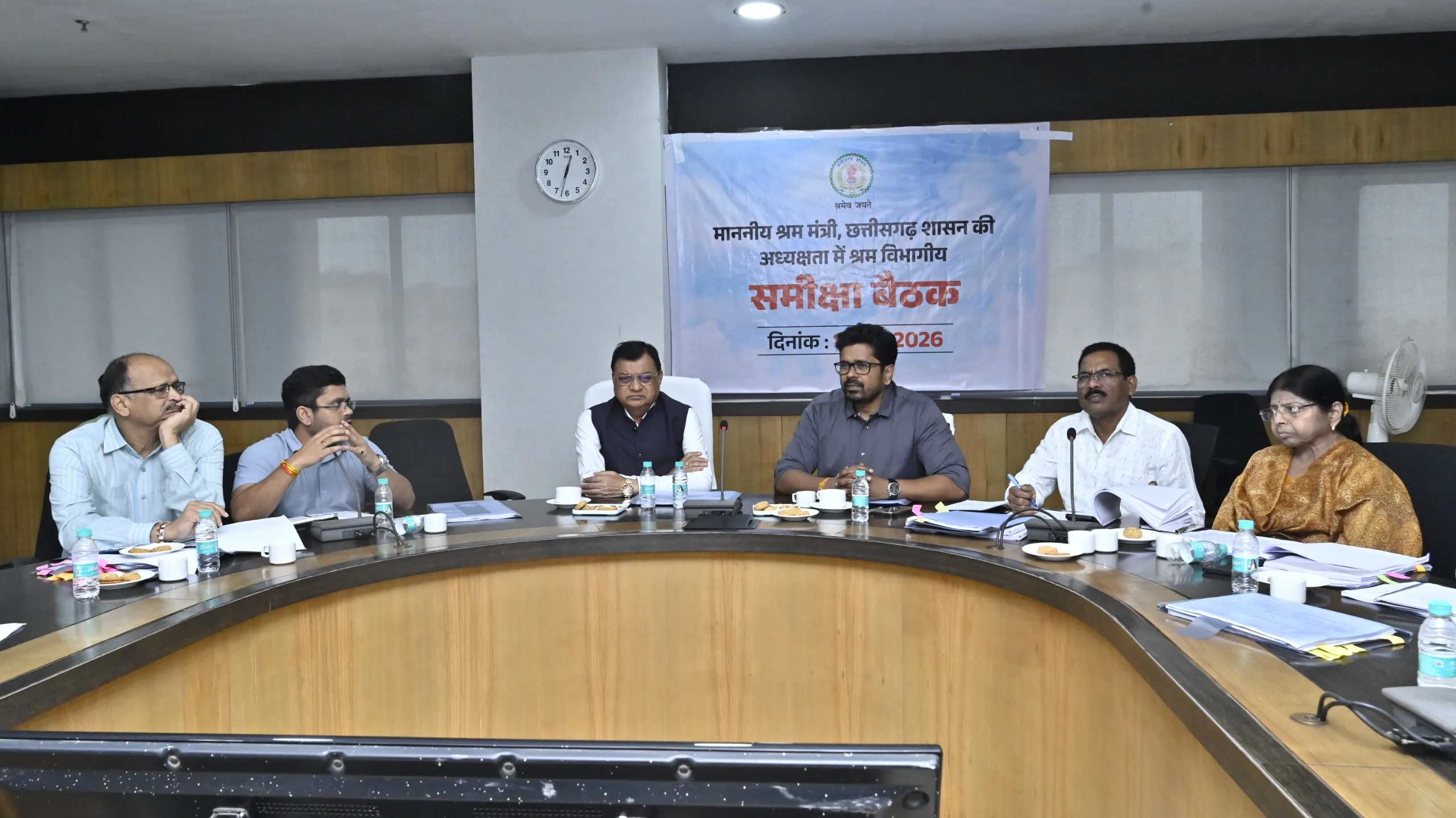 Ensure worker families receive benefits of various government schemes: Labour Minister Shri Lakhan Lal Dewangan