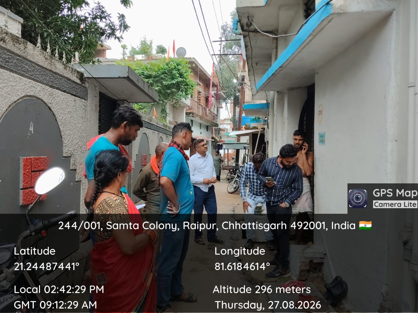 The Health Department of Municipal Corporation Zone 7 issued a stern warning to the operators of four dairies running in the residential areas of Samta Colony and Bhaisthan and imposed a total e-fine of ₹14,000 for allowing their livestock to roam freely on the streets.