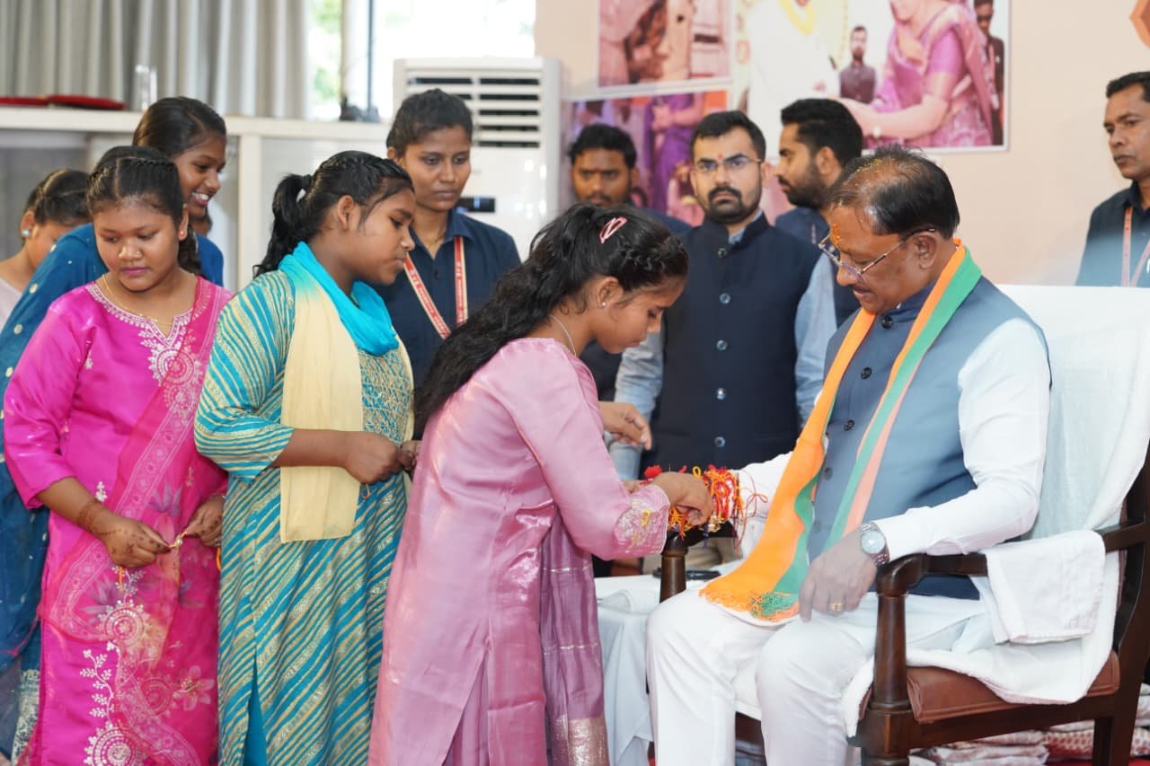 Raksha Bandhan celebrated at CM House as women from all walks of life tie rakhis to Chief Minister Shri Vishnu Deo Sai