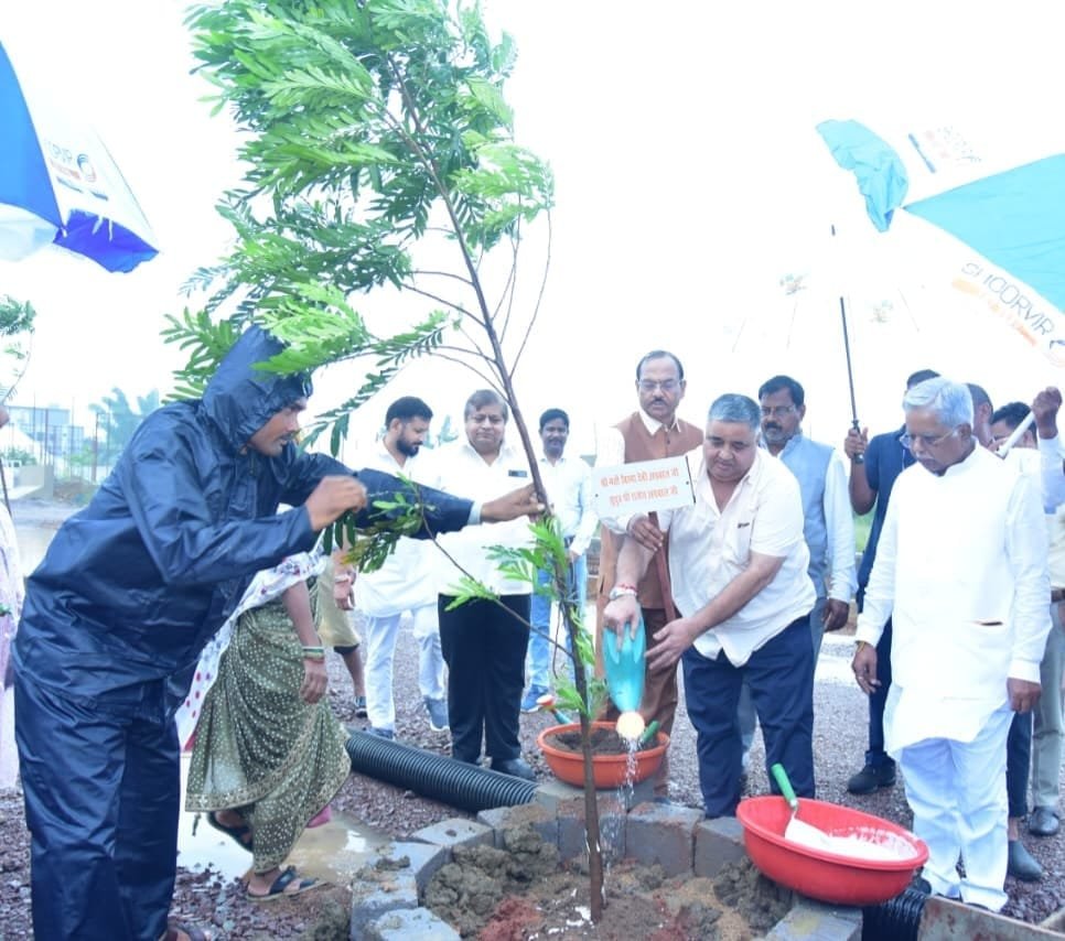 ‘Ek Ped Maa Ke Naam’ Campaign Conveys Message of Environmental Conservation; Minister Shri Rajesh Agrawal Plants a Tree