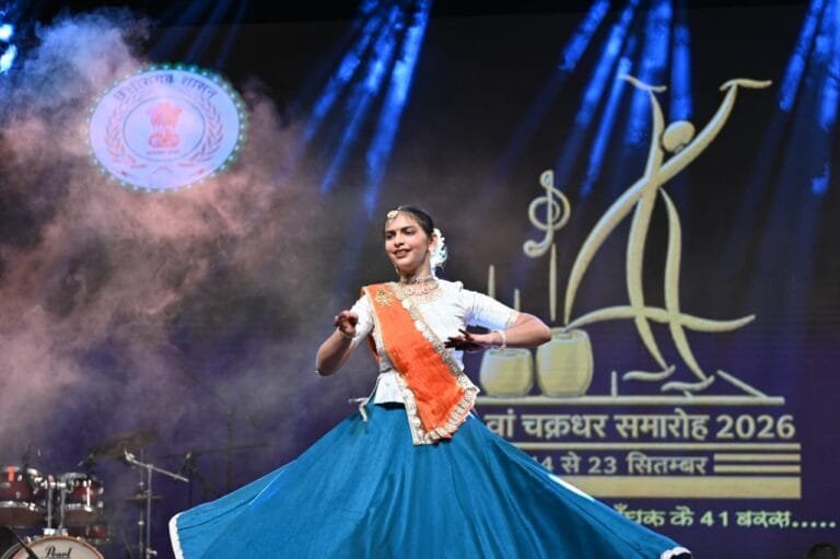 Sharvi Singh Parihar gave a captivating performance of Kathak.