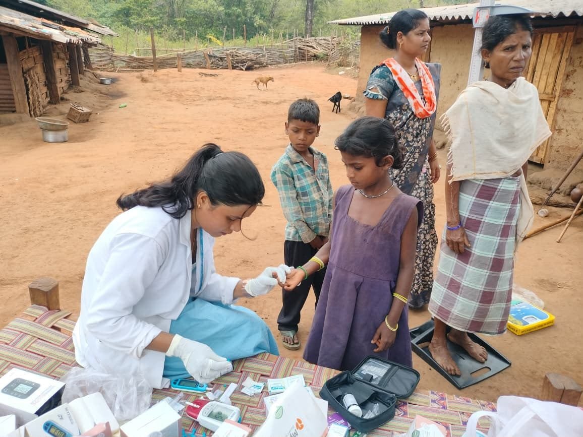Health team reaches Lohagaon after traversing 11 km, examines 62 villagers