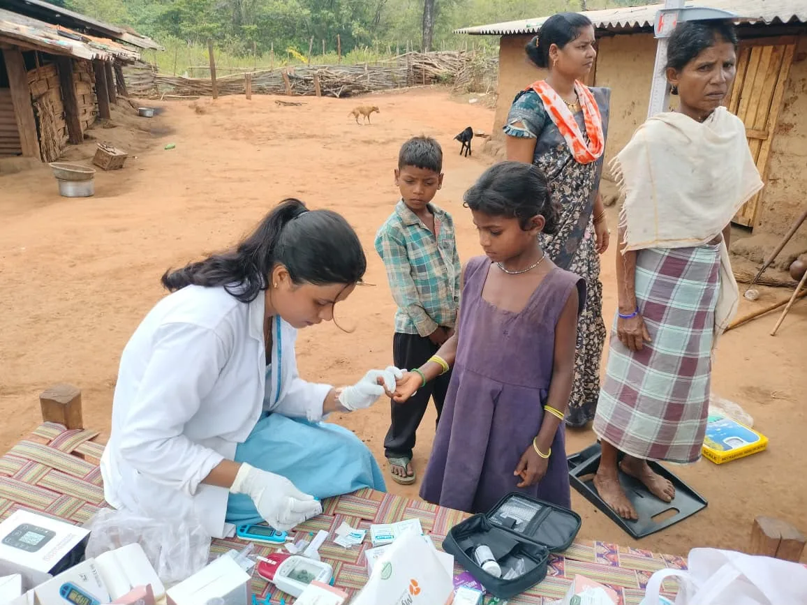 Health team reaches Lohagaon after traversing 11 km, examines 62 villagers