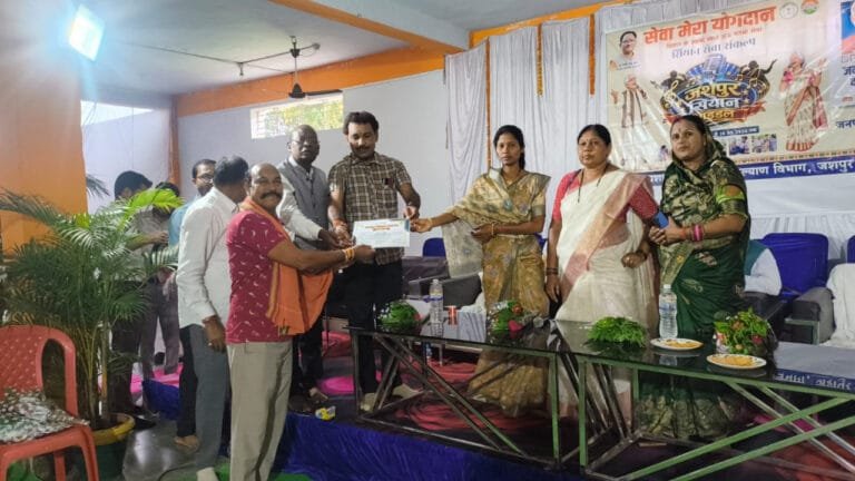 Service is my contribution: Age is not a limit to talent, senior citizens showcase their talent at ‘Jashpur Sian Idol’