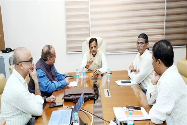 Ensure fast, transparent and reliable delivery of health services through digital technology: Deputy Chief Minister Shri Shukla