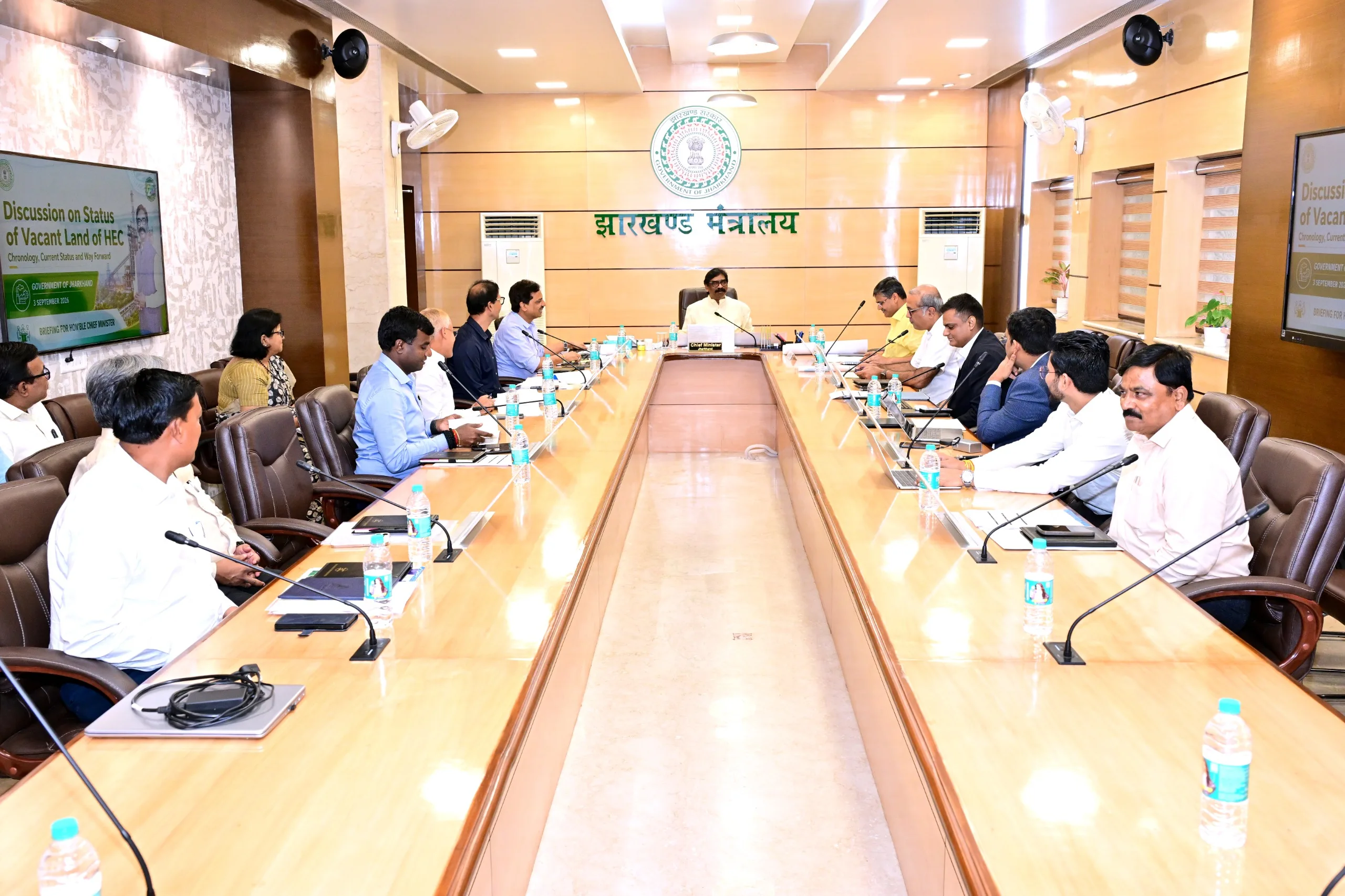Chief Minister Shri Hemant Soren reviewed land-related activities under the Greater Ranchi Development Authority (GRDA) and the Smart City project with officials.