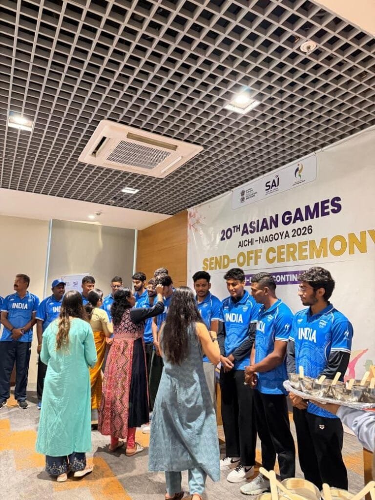 Indian Swimming Team Receives Send-off Ahead of Aichi-Nagoya Asian Games