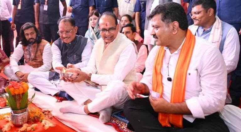 Union Minister Shri Shivraj Singh Chouhan and Chief Minister Shri Vishnu Deo Sai Inaugurate and Lay Foundation Stones for Development Projects Worth ₹121.70 Crore in Sakti District