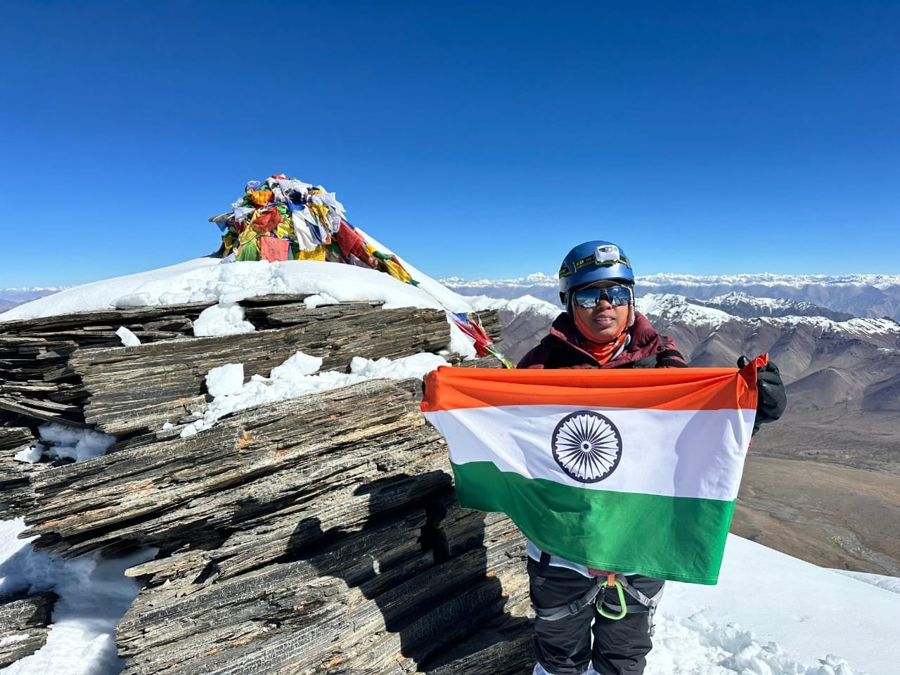 Daughter of Janjgir-Champa Conquers Mount Everest