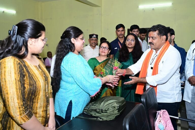 Becoming a doctor is not the ultimate destination; serving society is the true goal – Deputy Chief Minister and Kawardha MLA Shri Vijay Sharma