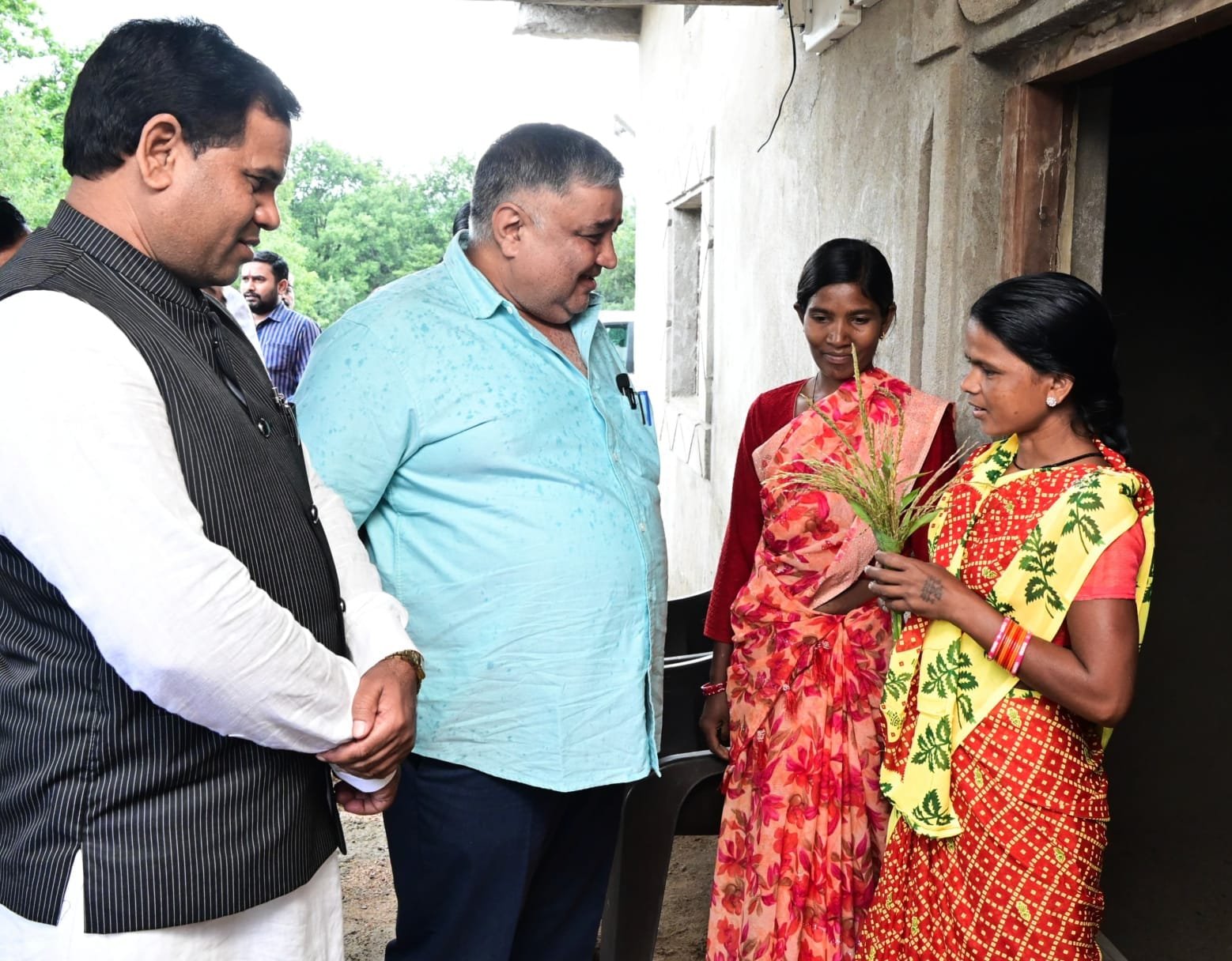 Tourism and Culture Minister Shri Rajesh Agrawal Reaches Out to Villagers Under the ‘Seva Sankalp Abhiyan’