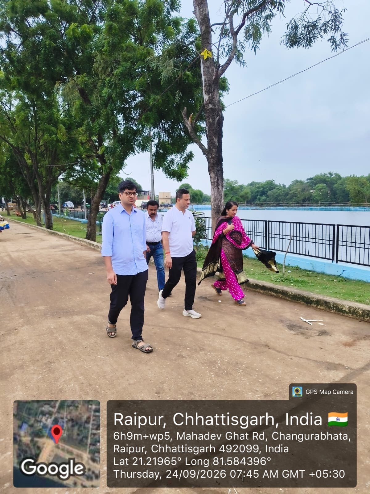 Municipal Commissioner Sambit Mishra personally inspected the immersion pond near Mahadevghat and other administrative arrangements, issuing necessary instructions to officials.