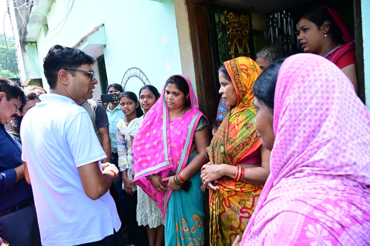 Finance Minister Shri O.P. Choudhary visits flood-affected people
