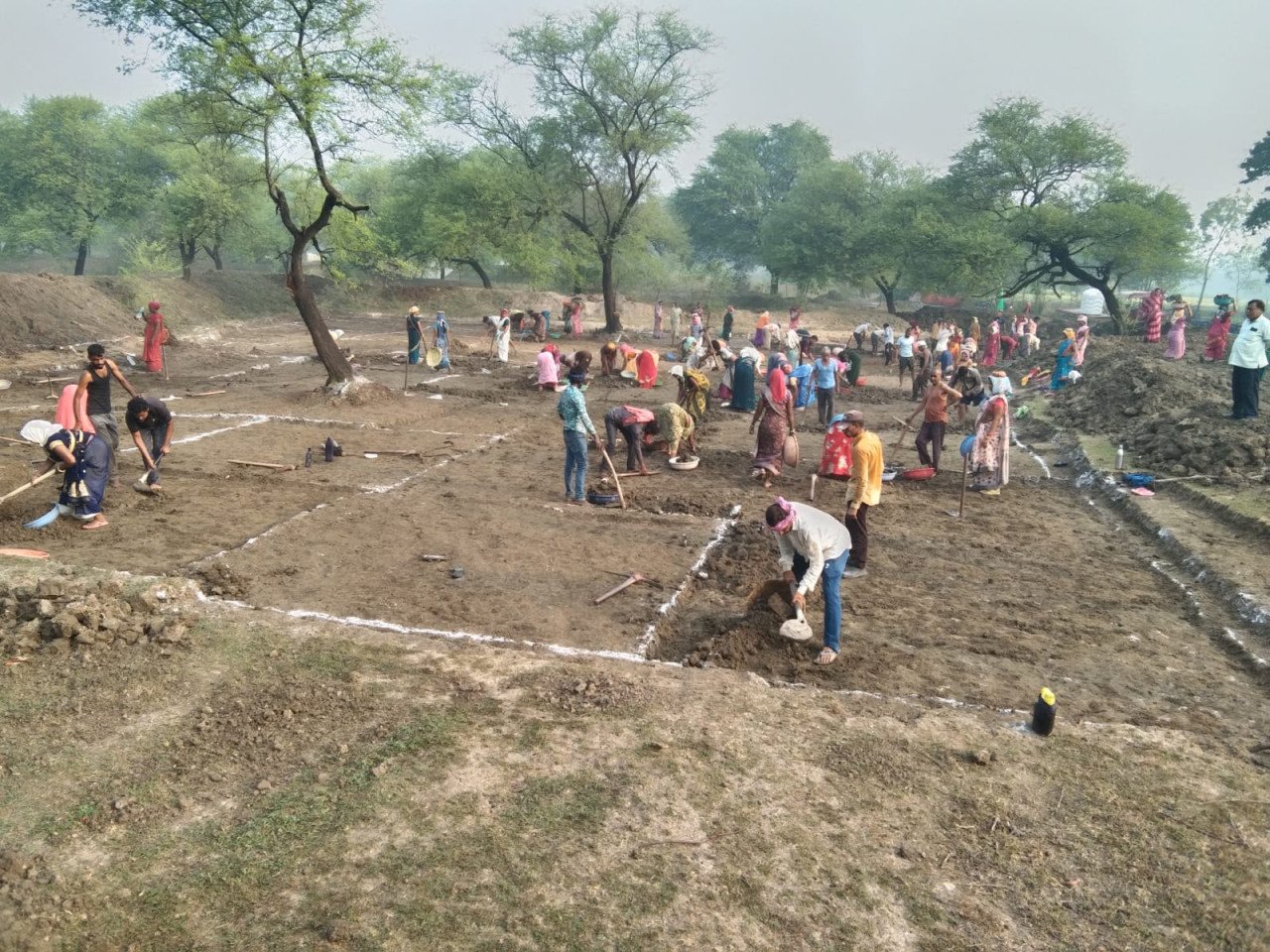 Construction of community ponds will provide a new base for water conservation and rural livelihood.