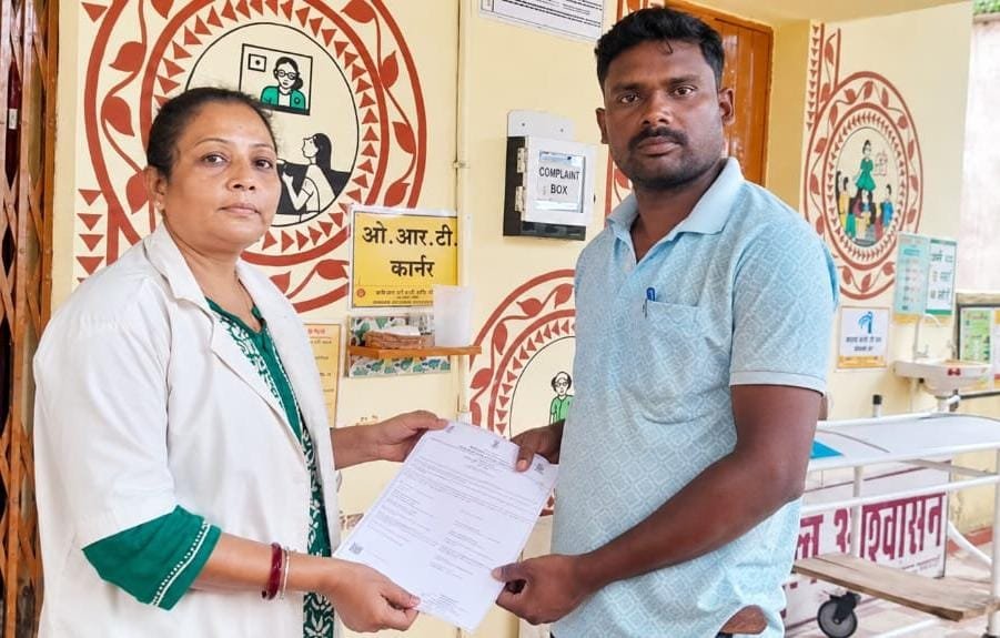Suresh Sarathi’s daughter gets birth certificate due to prompt action by the helpline