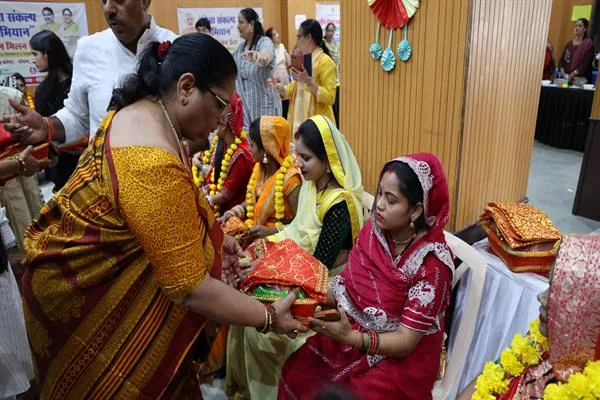 Har Anganwadi Banegi Poshan, Shiksha Aur Samnan Ka Kendra – Angan Milan Seva Mein Program by Minister Ms. Bhuria