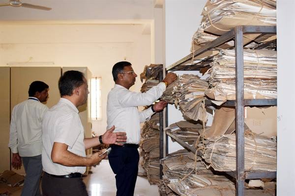 Transport Secretary inspected Sehore District Transport Office, directed to provide quick and better services to the citizens.