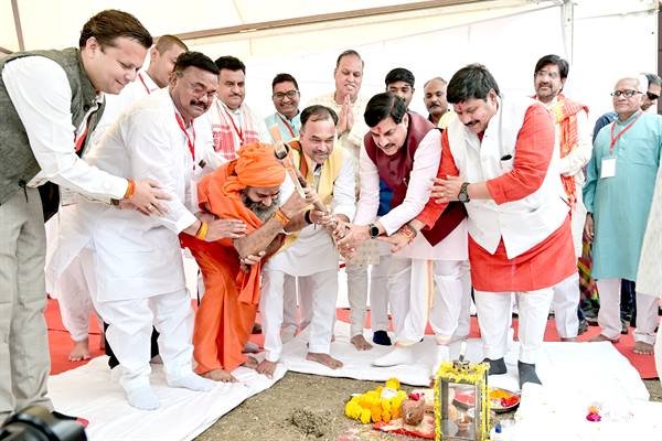 Only ideal schools will inculcate good values in the new generation: Chief Minister Dr. Yadav