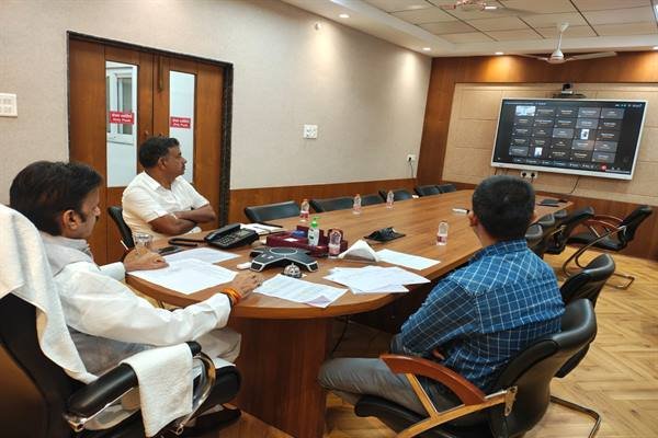 Effectively implement health programmes to reduce maternal and infant mortality: Deputy Chief Minister Shri Shukla