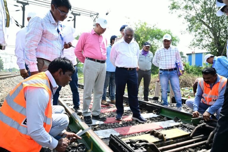General Manager Shri Tarun Prakash Conducts Detailed Safety Inspection of Champa–Raigarh Rail Section