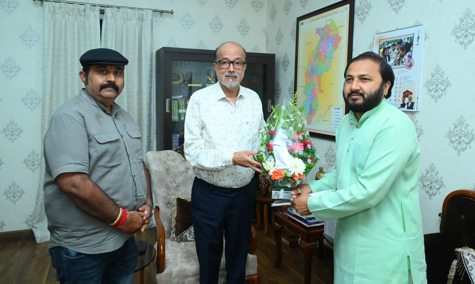 Maharaja Kamal Chandra Bhanj Deo Calls on Governor Shri Ramen Deka