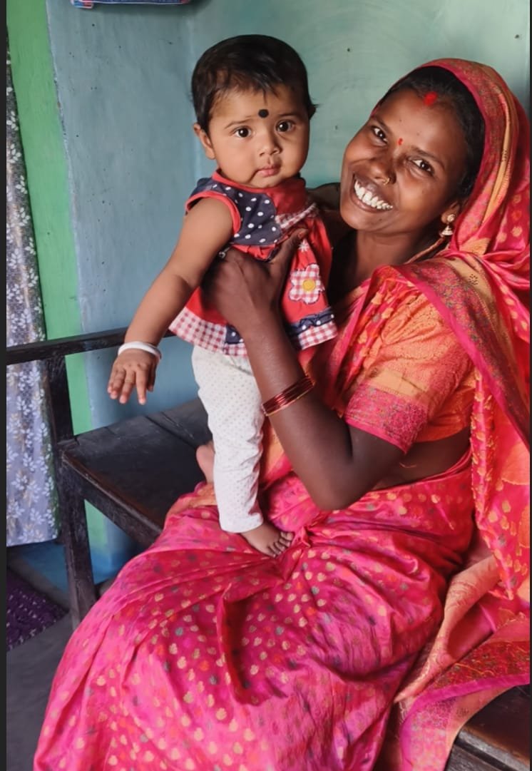 Vishnu Bhaiya’s welfare scheme proves to be a lifeline; Pooja Patel receives financial support for her child’s better care