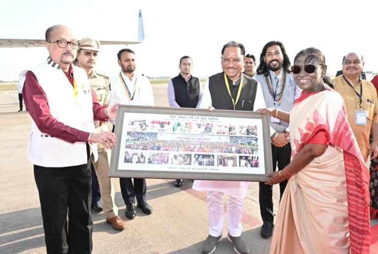 President Smt. Droupadi Murmu Departs from Raipur Following Her Visit to Chhattisgarh
