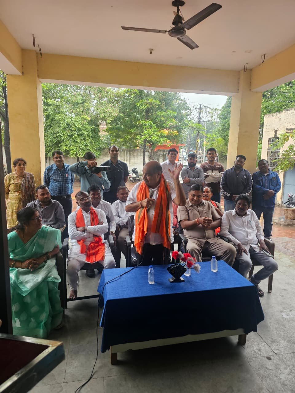 Raipur North MLA Purandar Mishra, accompanied by MIC member Mahendra Khodiyar, Councilor Khagpati Soni, and Alderman Gopal Sona, performed the bhumi pujan (groundbreaking ceremony) for the construction of a prayer shed at the Trimurti Nagar Government School, funded by the MLA’s discretionary fund.