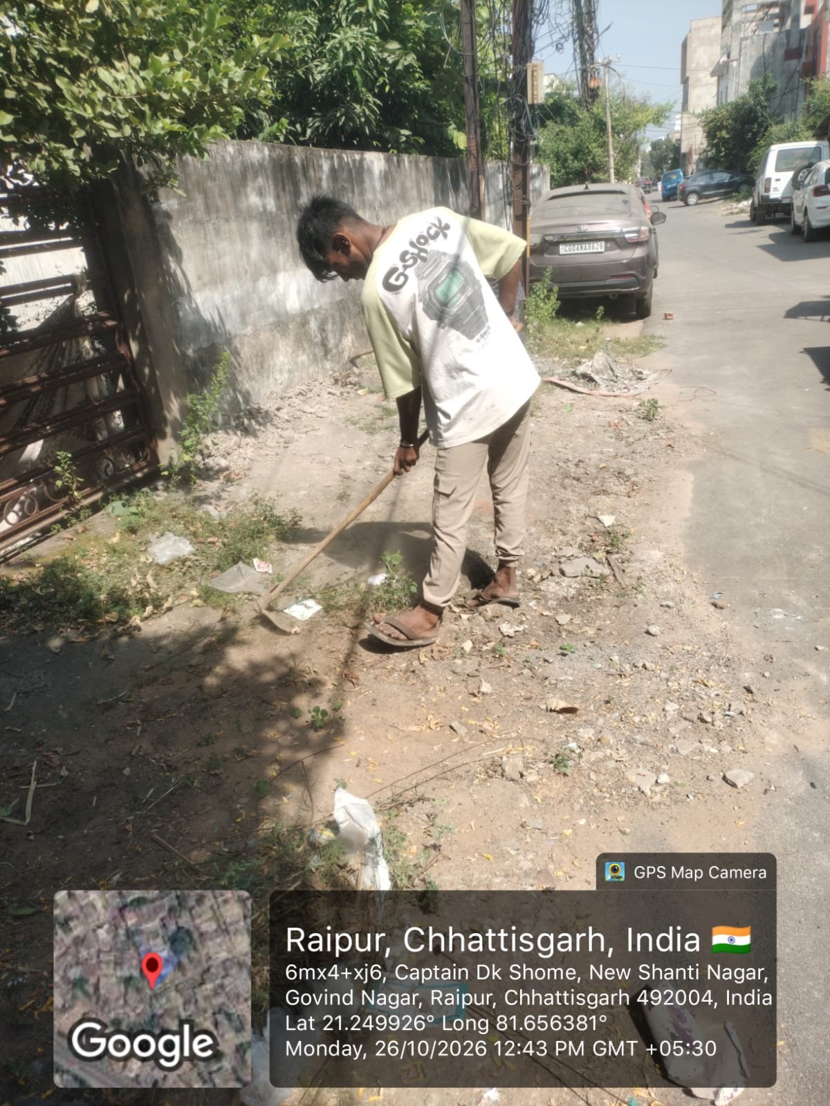 Prompt resolution of a public grievance: Municipal Corporation Zone 3 Health Department clears waste and ensures cleanliness near the Siddha Hanuman Temple in New Shantinagar.